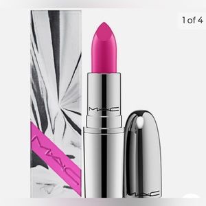 Mac lipstick. Shade - Both Cheeks